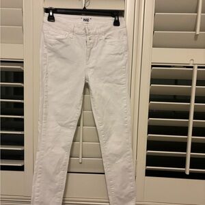 PAIGE White Skinny Jeans Sleek Summer Essential
